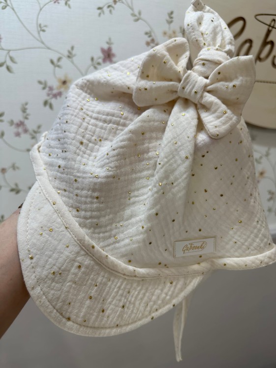 chustka z daszkiem muślinowa dziewczęca wiązana.JPG