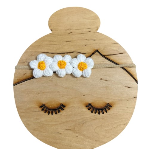 opaska bezuciskowa dla dziewczynki dziergane kwiatuszki na chrzest.JPEG