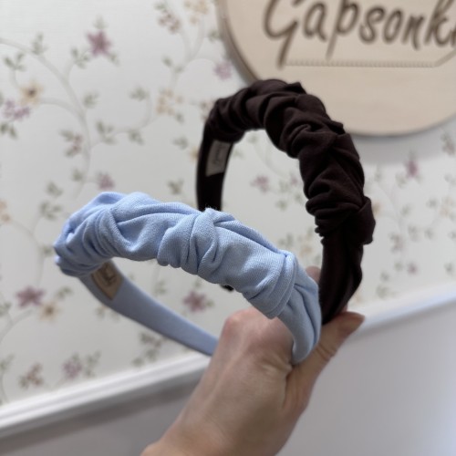 Modne połączenie opasek w kolorze błękit i brąz